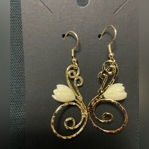 Pikake Flower/Hamiton Gold Earrings (New)